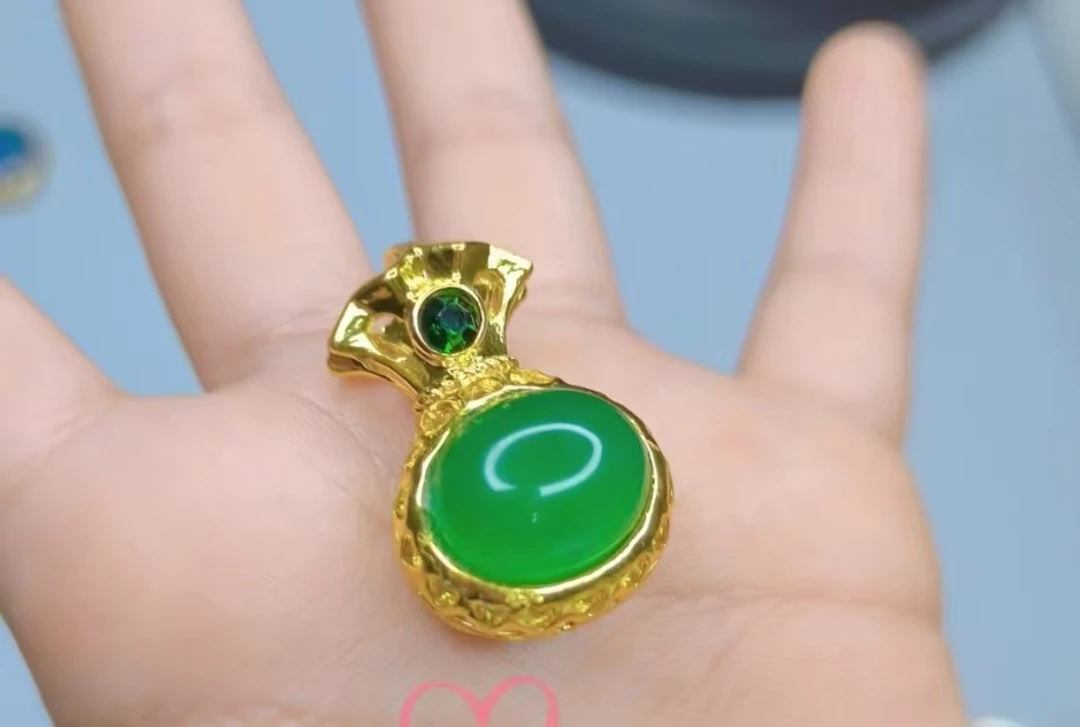 【陈总推荐】天然玛瑙有福钱袋吊坠（证书+礼盒）