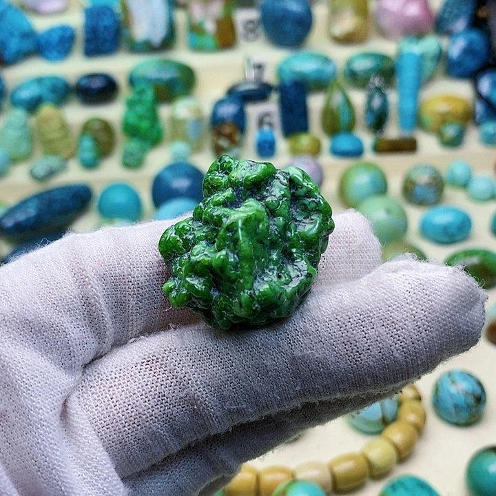 绿松石配饰未镶嵌