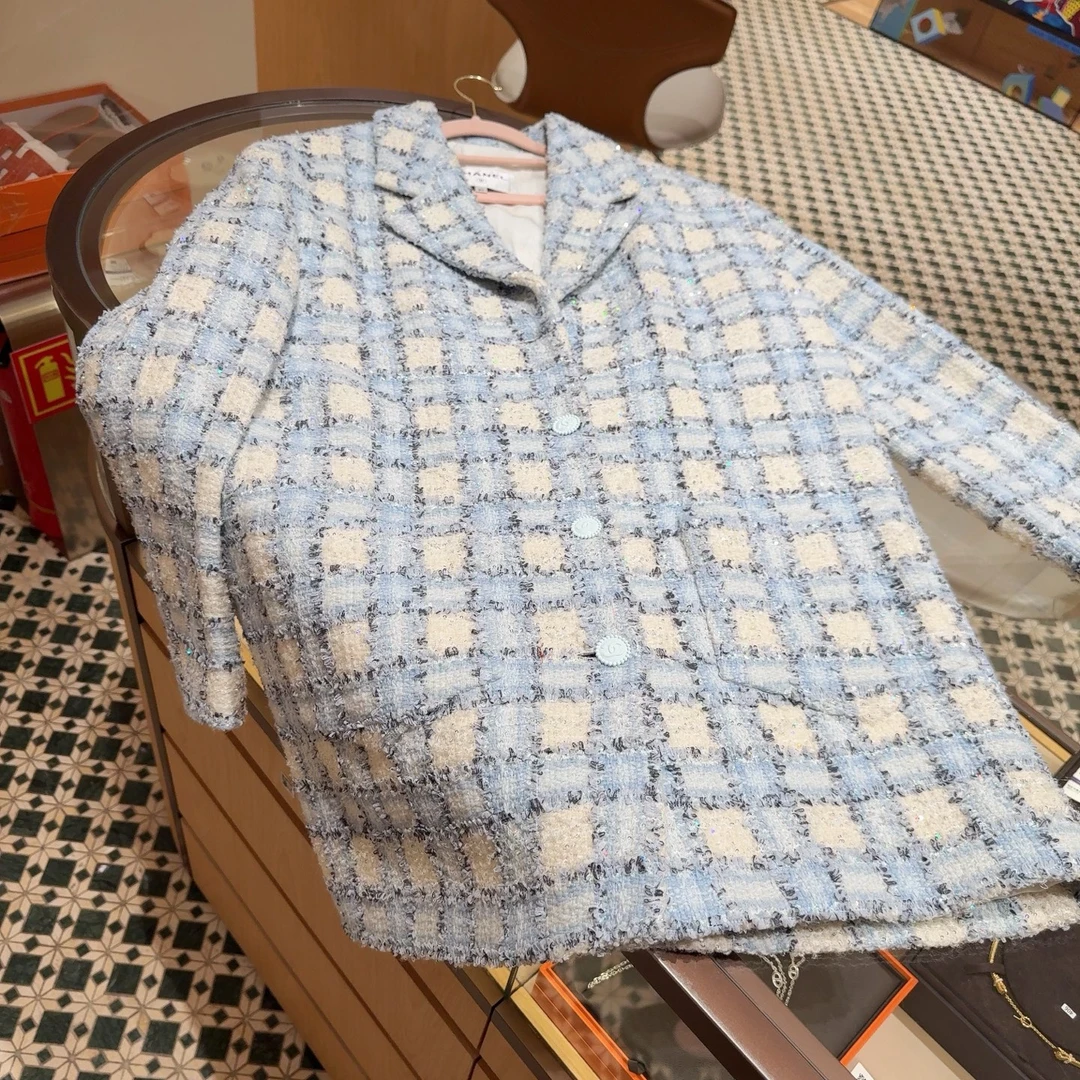 99新 Chanel/香奈儿 22B秋冬预告系列蓝白格子编织长款外套 fr34