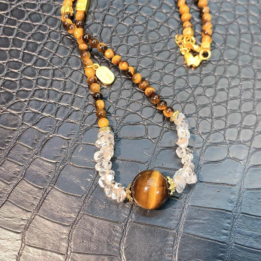 合金颈饰水晶F****t项链