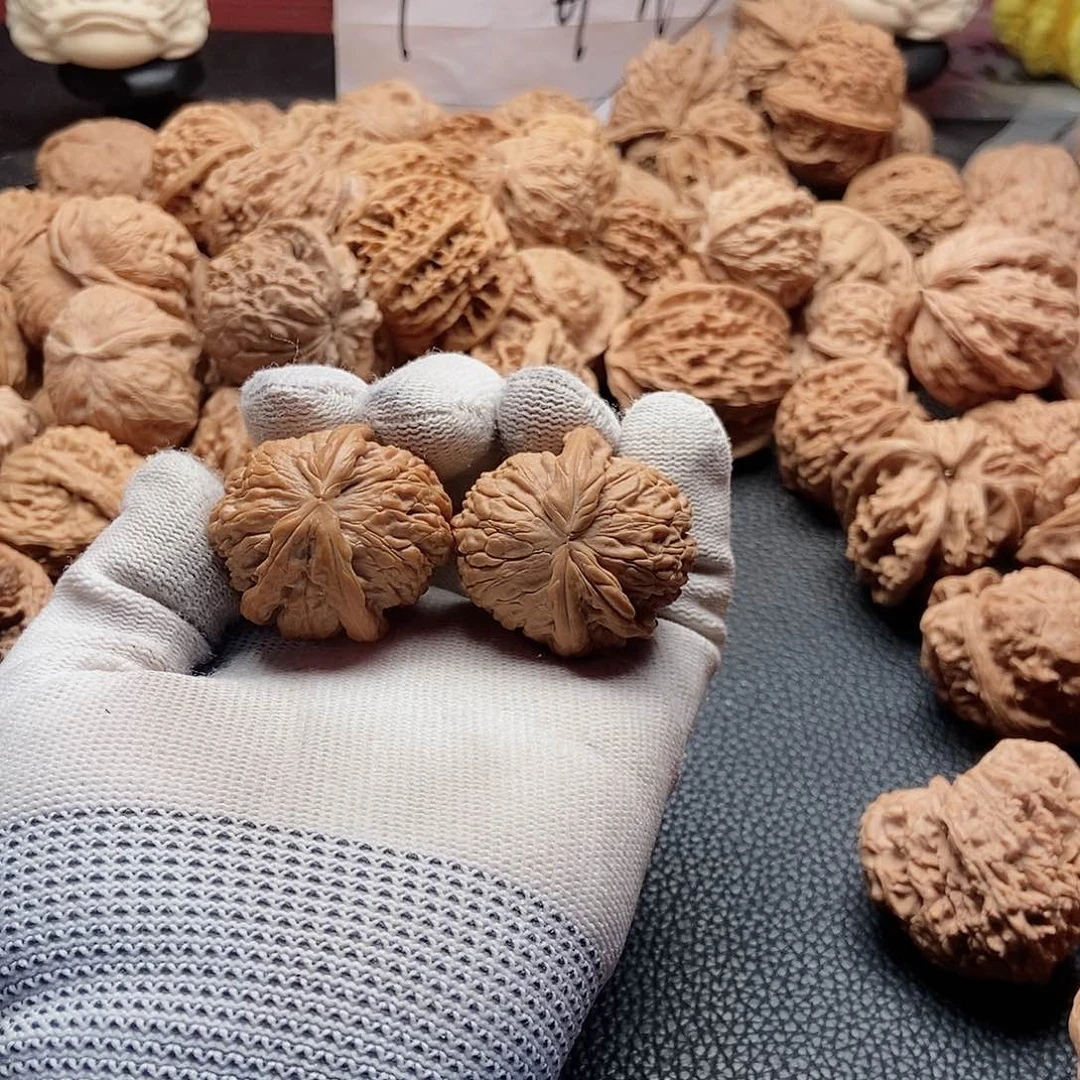 番***茄文玩核桃吊坠白狮子