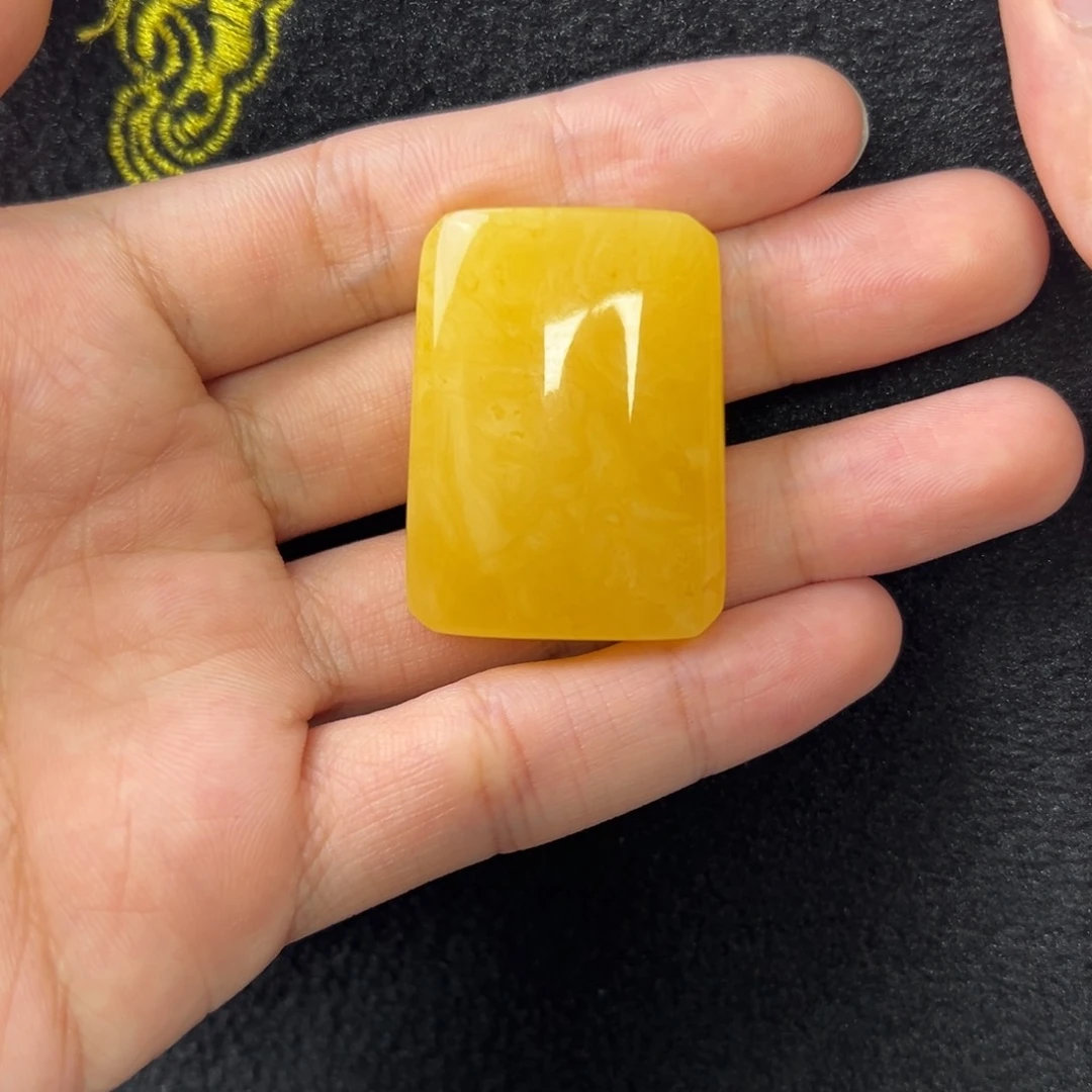 未镶嵌琥珀珠宝奇石