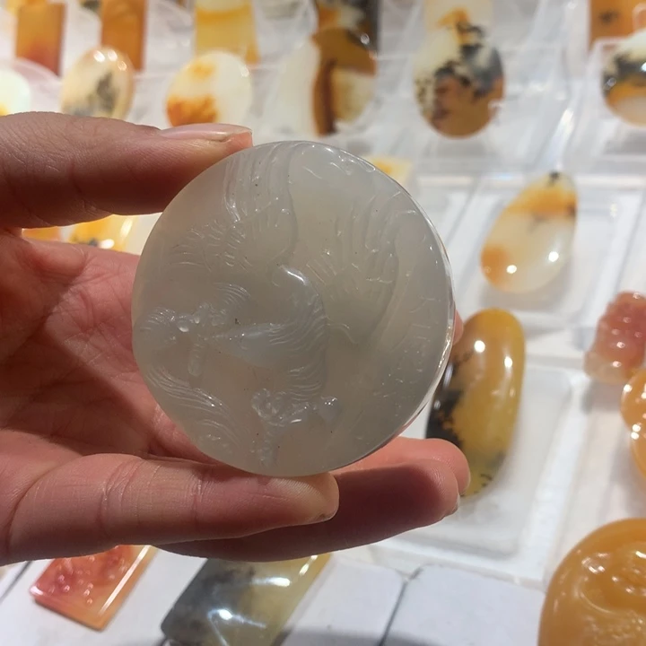 石英质玉（黄龙玉）未镶嵌颈饰