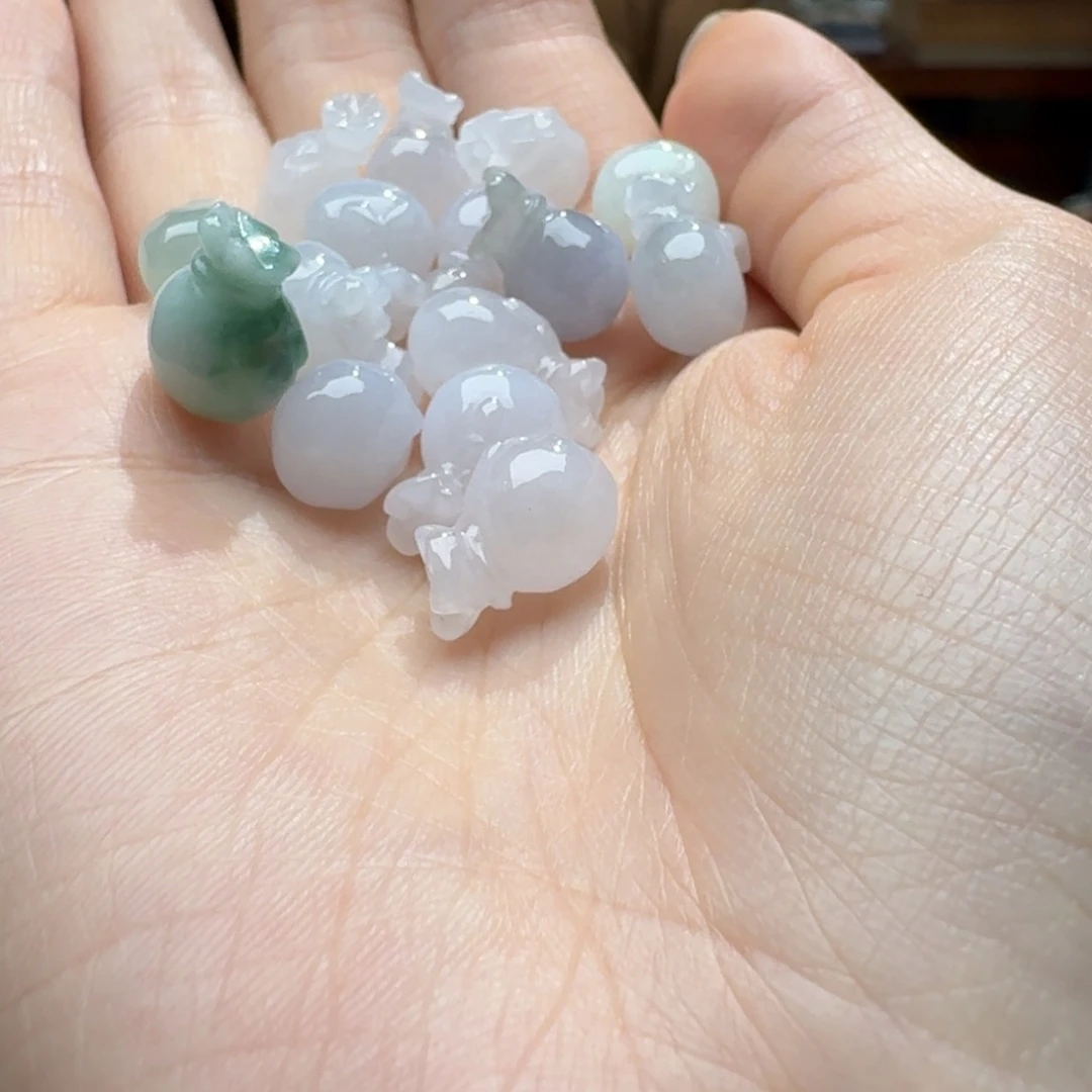 未镶嵌挂件翡翠福利1个，不包邮，拍一单邮费发货