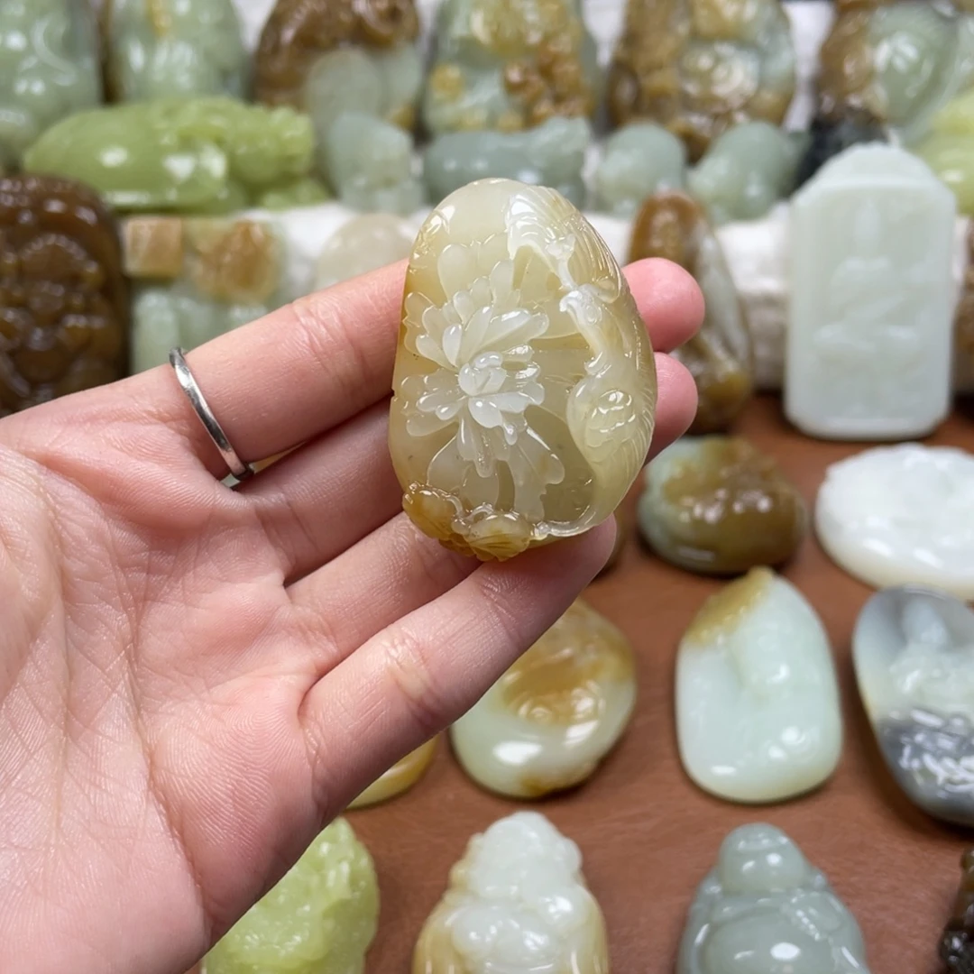 和田玉未镶嵌颈饰