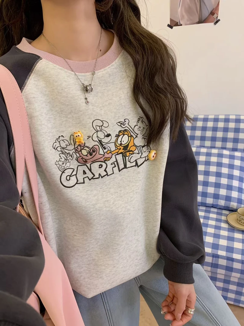 加菲猫刺绣圆领卫衣