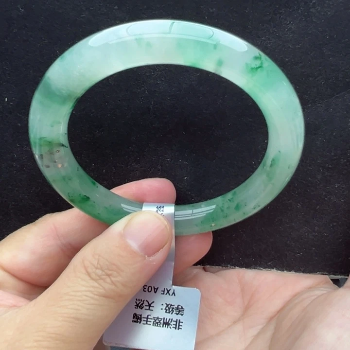 石英质玉未镶嵌手镯56.1