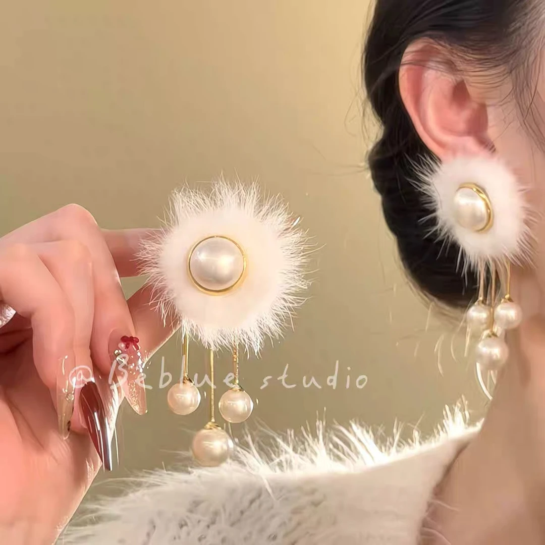 铜合金仿珍珠绒毛耳饰 毛茸茸珍珠耳钉女温柔气质耳环秋冬耳饰