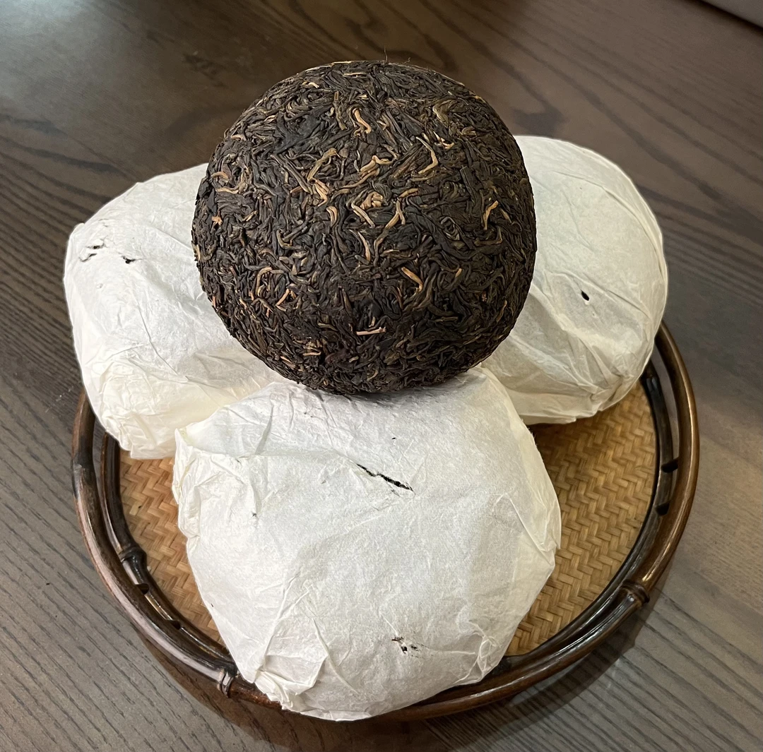 【知了老茶行】03冰岛美人瓜沱茶500g/沱 (绵纸) 生茶