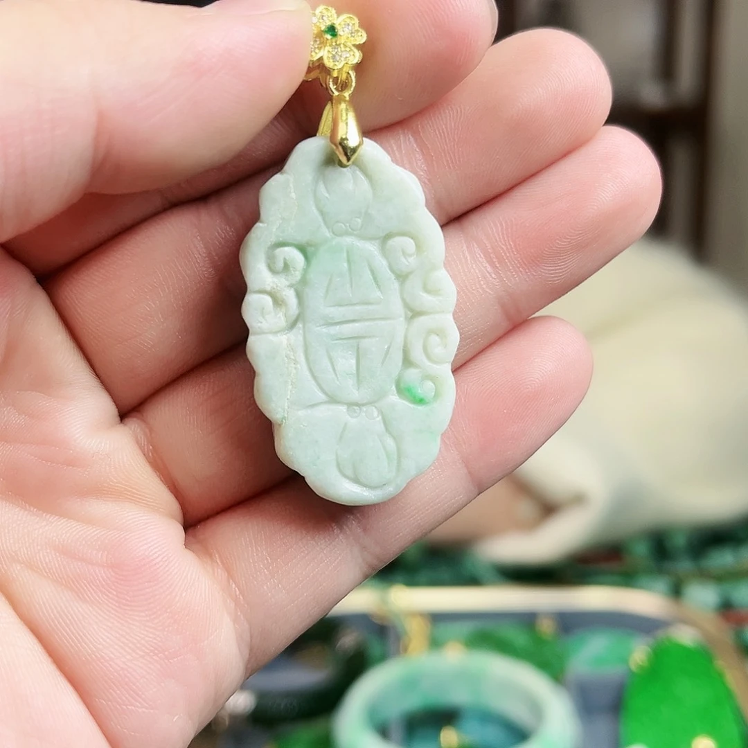 翡翠颈饰未镶嵌吊坠