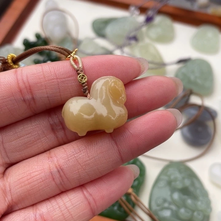 宛***忆和田玉未镶嵌颈饰