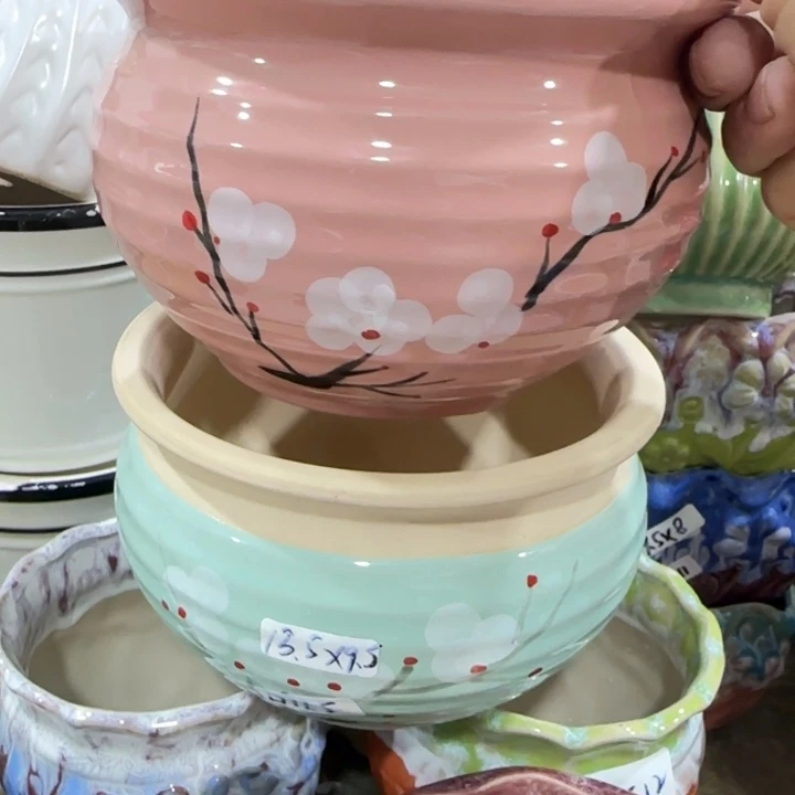 凑9块包邮，有孔，陶瓷花盆