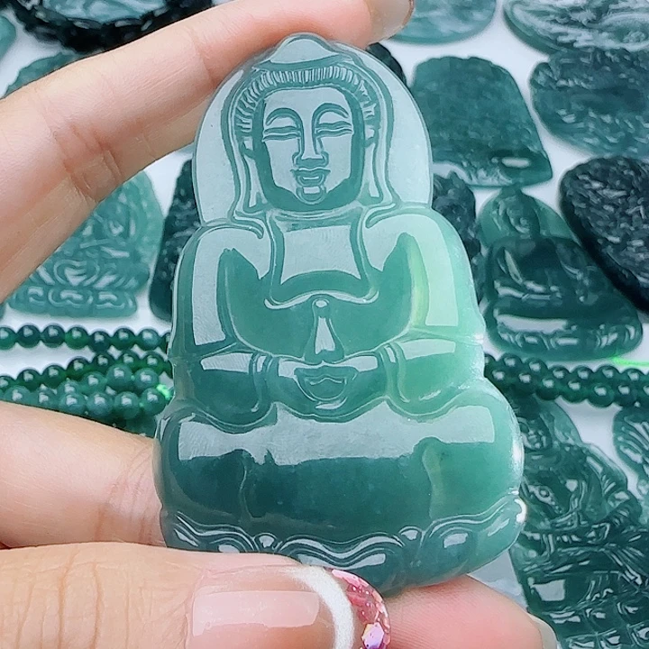 翡翠未镶嵌颈饰多样性发货天然的A货翡翠