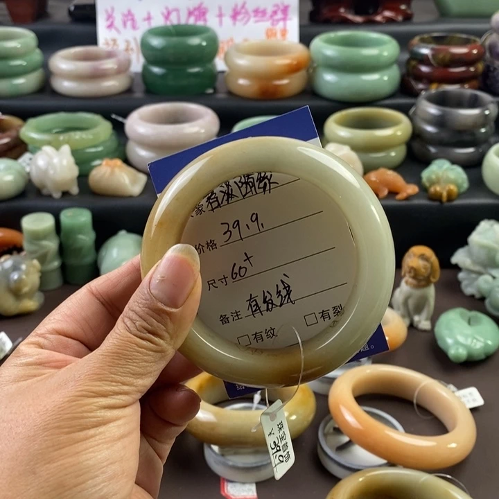 石英质玉未镶嵌手镯