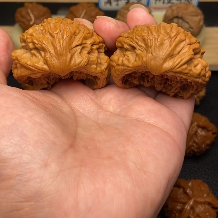 文玩核桃把件〇****n聚宝盆