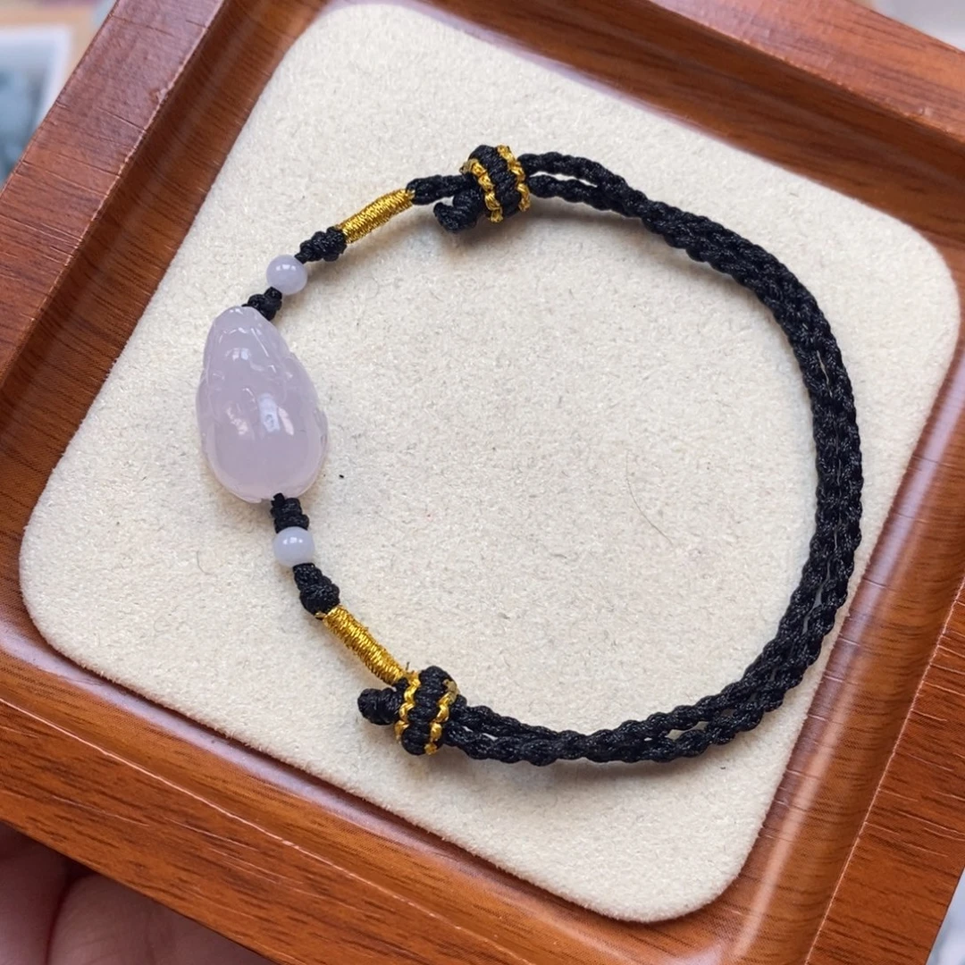 翡翠未镶嵌颈饰如意貔貅