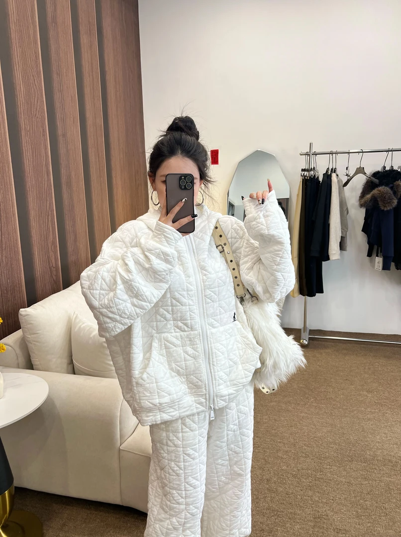 【YIXIU 格调】休闲少女慵懒风时尚套装棉服情秋冬连帽加厚