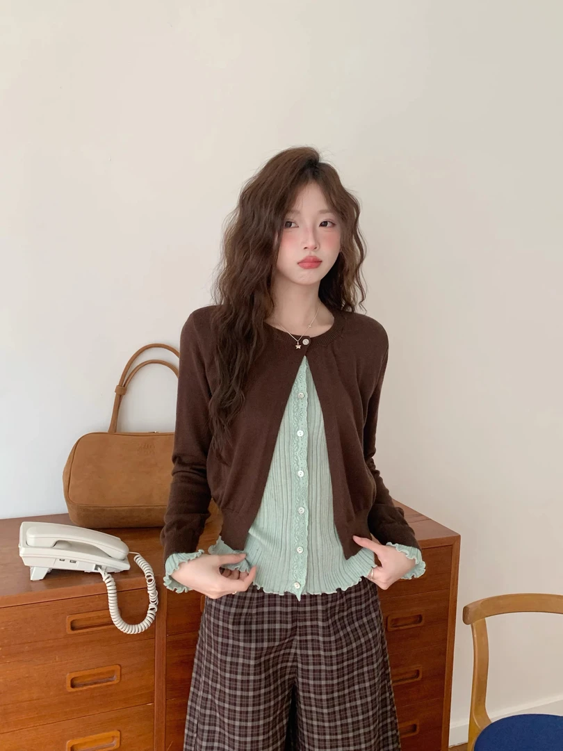 （看姐妹预约人数上新款式）撞色假两件长袖圆领单排扣蕾丝边开衫
