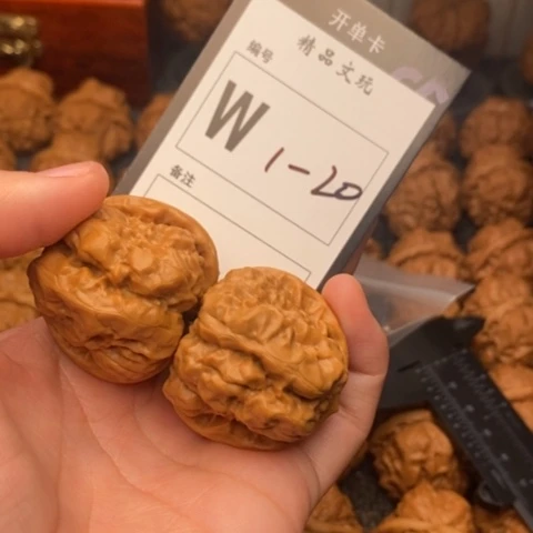 吊坠桃核我是第一百38