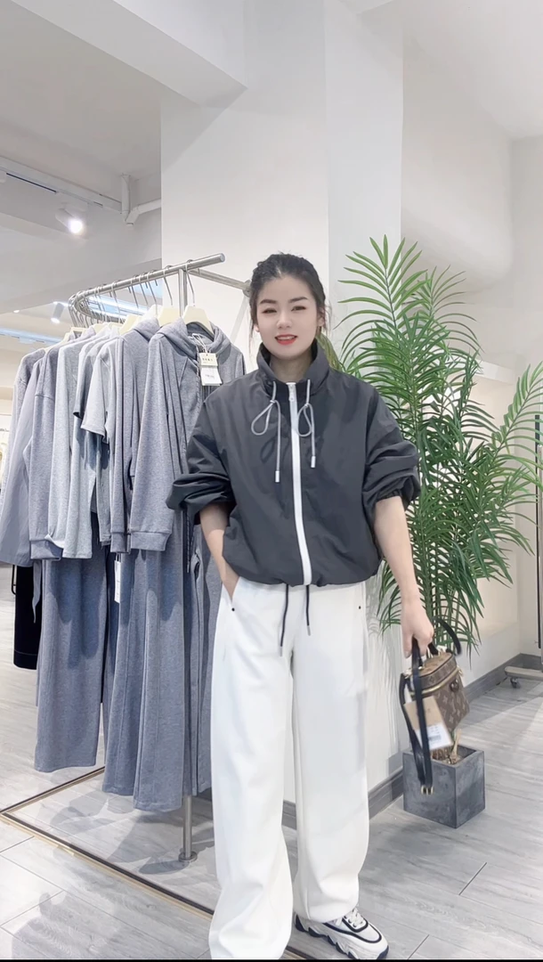 MZ 女装 QBS春季短款冲锋衣外套353