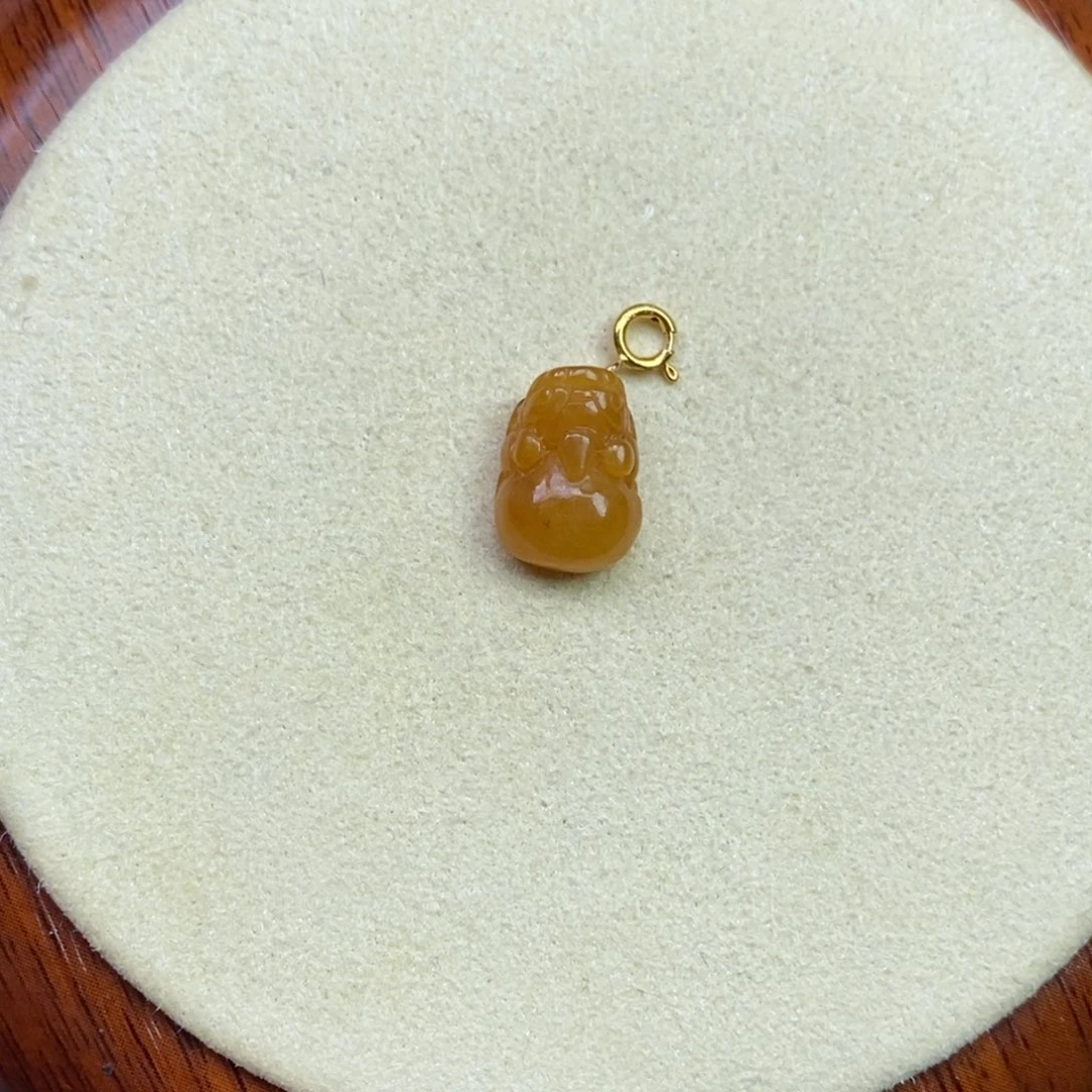 翡翠18K金镶嵌颈饰貔貅