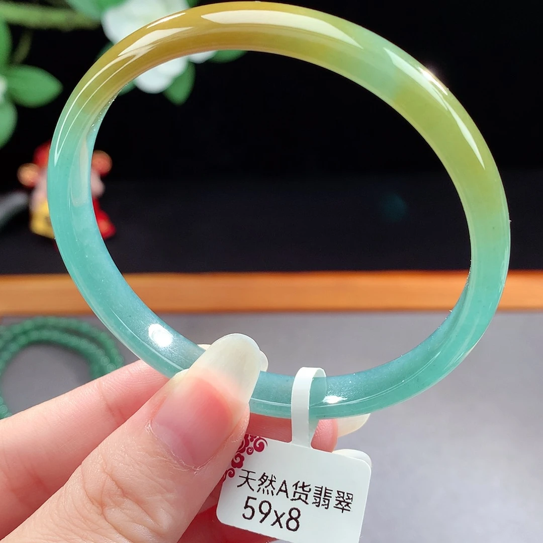 未镶嵌手镯（圆镯）翡翠