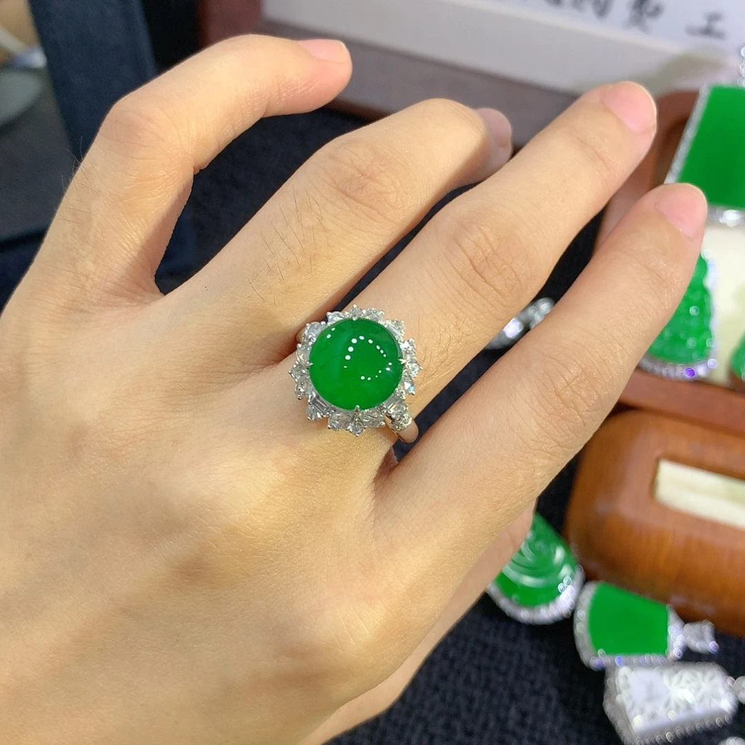 【闪购商品】18K金镶嵌戒指翡翠蛋面