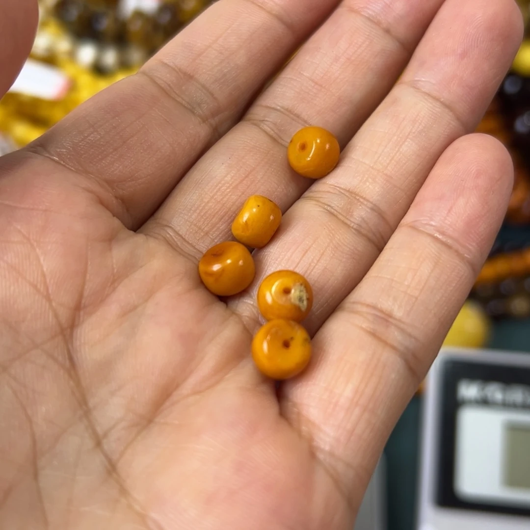 未镶嵌琥珀珠宝奇石403发其中一个