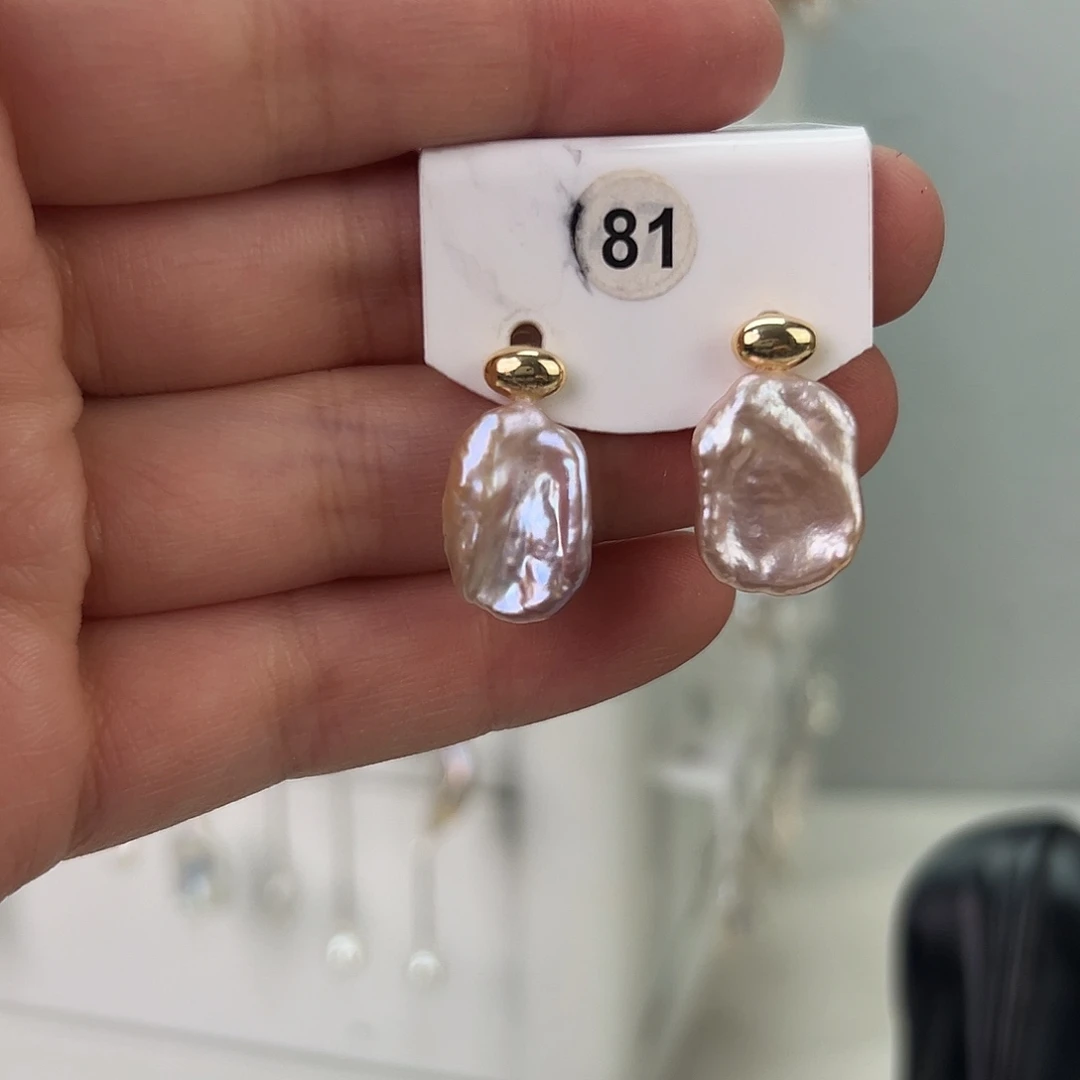 非金属巴洛克花瓣耳饰