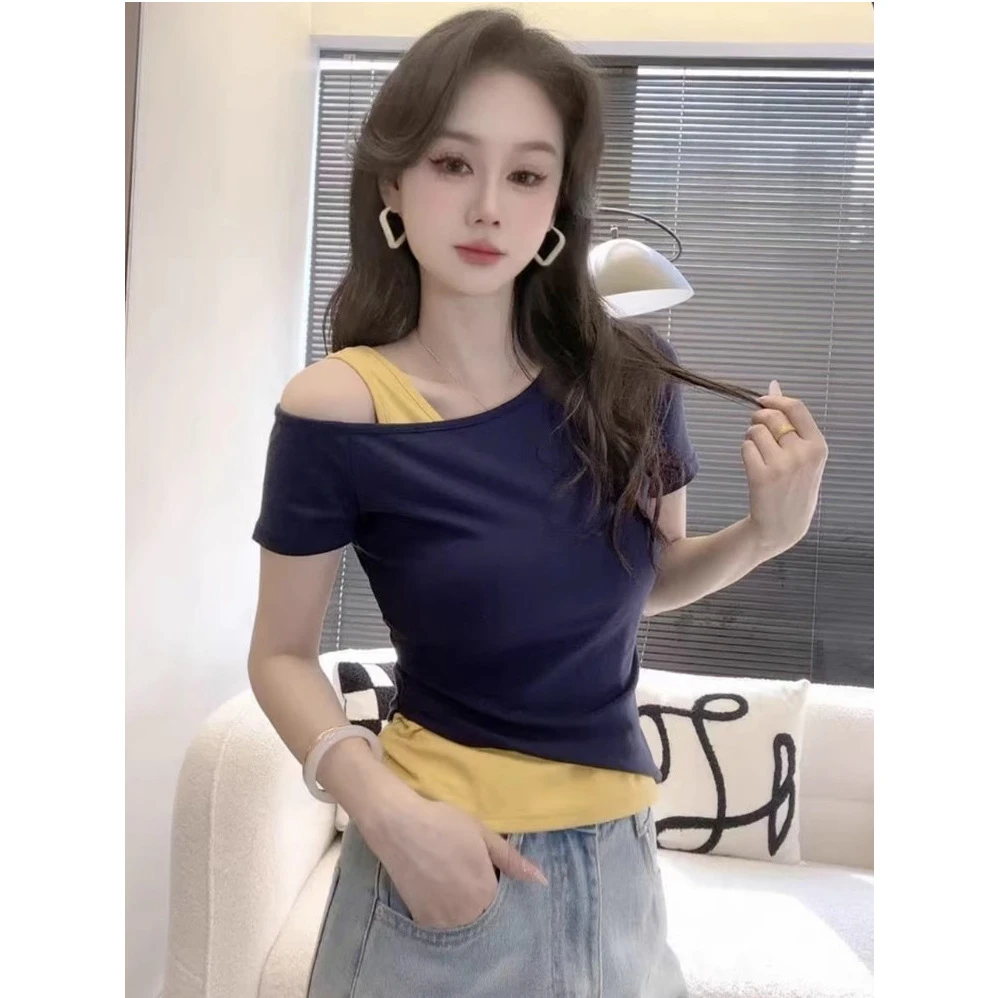 高级感穿搭时尚撞色假两件斜肩短袖T恤女2025夏季新款小个子上衣