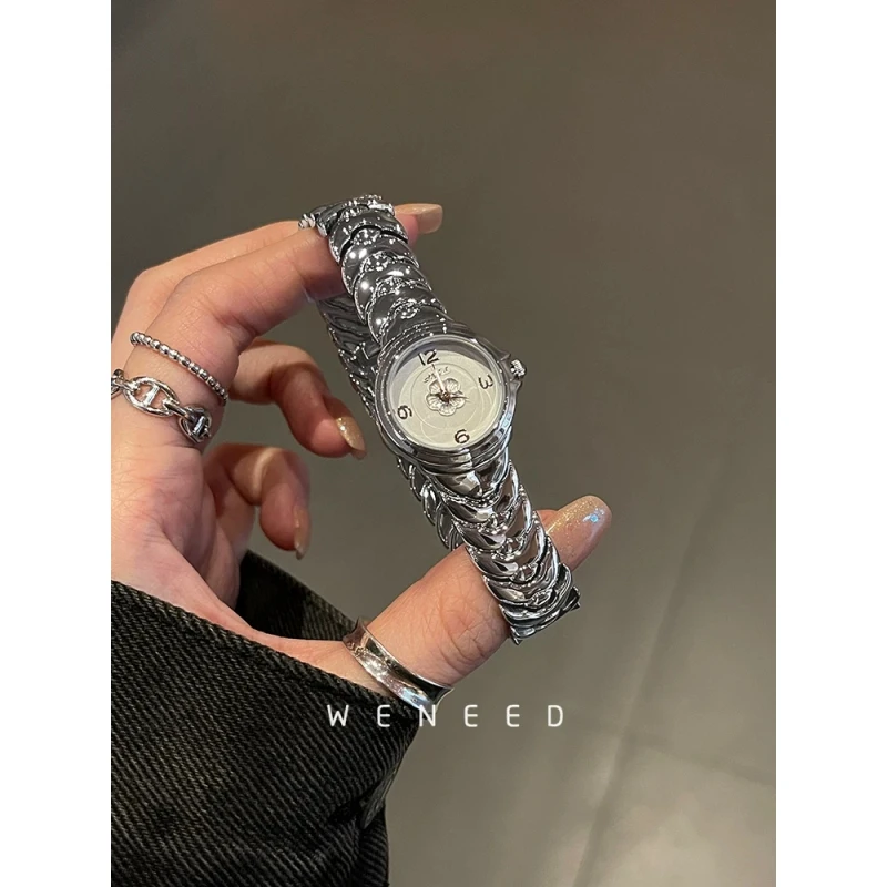 山茶花手表女款轻奢小众2025新款女士精致小巧气质钢带女表