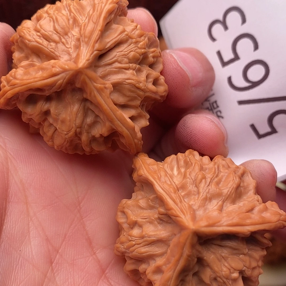 文玩核桃把件38.5盘山三棱奔