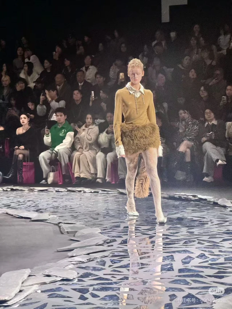 【肥婷-双色3彩长裤】2025巴黎时装周秀场定制提花重工长裤