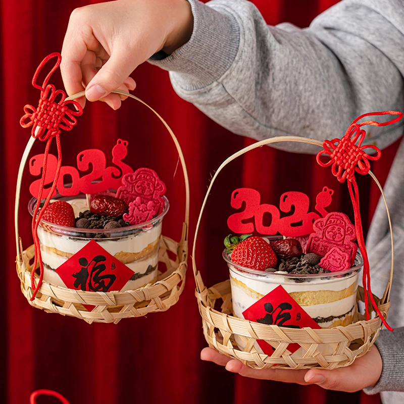 2025新年春节甜品碗蛋糕装饰插牌元旦跨年派对手提竹篮中国结装扮