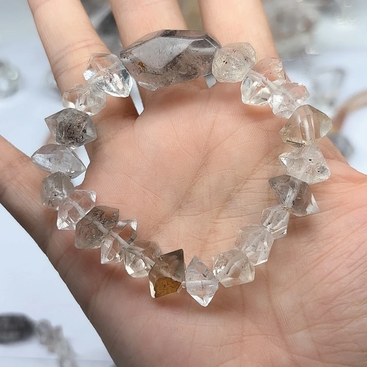 水晶手串未镶嵌闪灵钻手串
