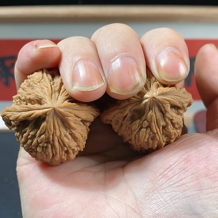 文玩核桃吊坠南疆。