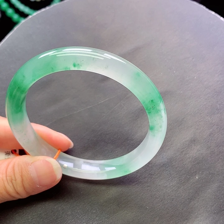 未镶嵌手镯石英质玉