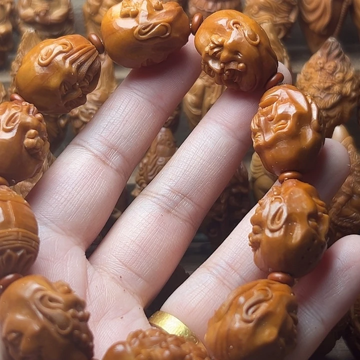 今***虎橄榄核吊坠橄榄核
