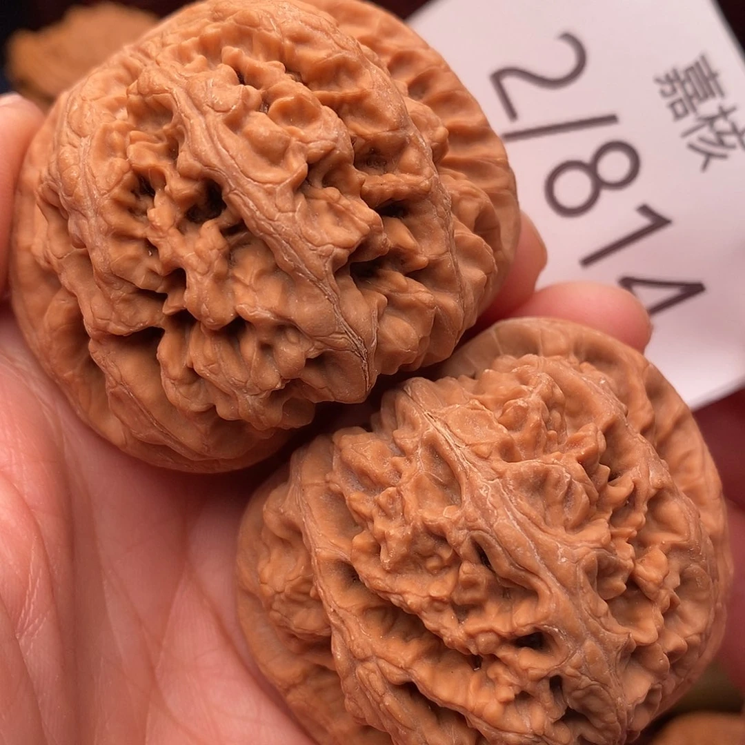 1***3文玩核桃把件50粗筋