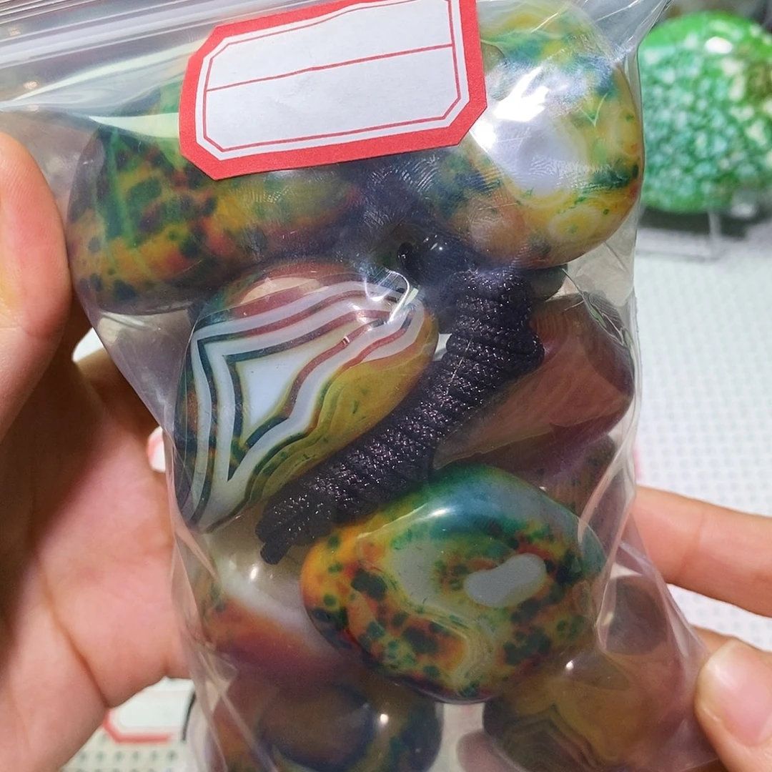 如***祥玛瑙/玉髓未镶嵌珠宝奇石