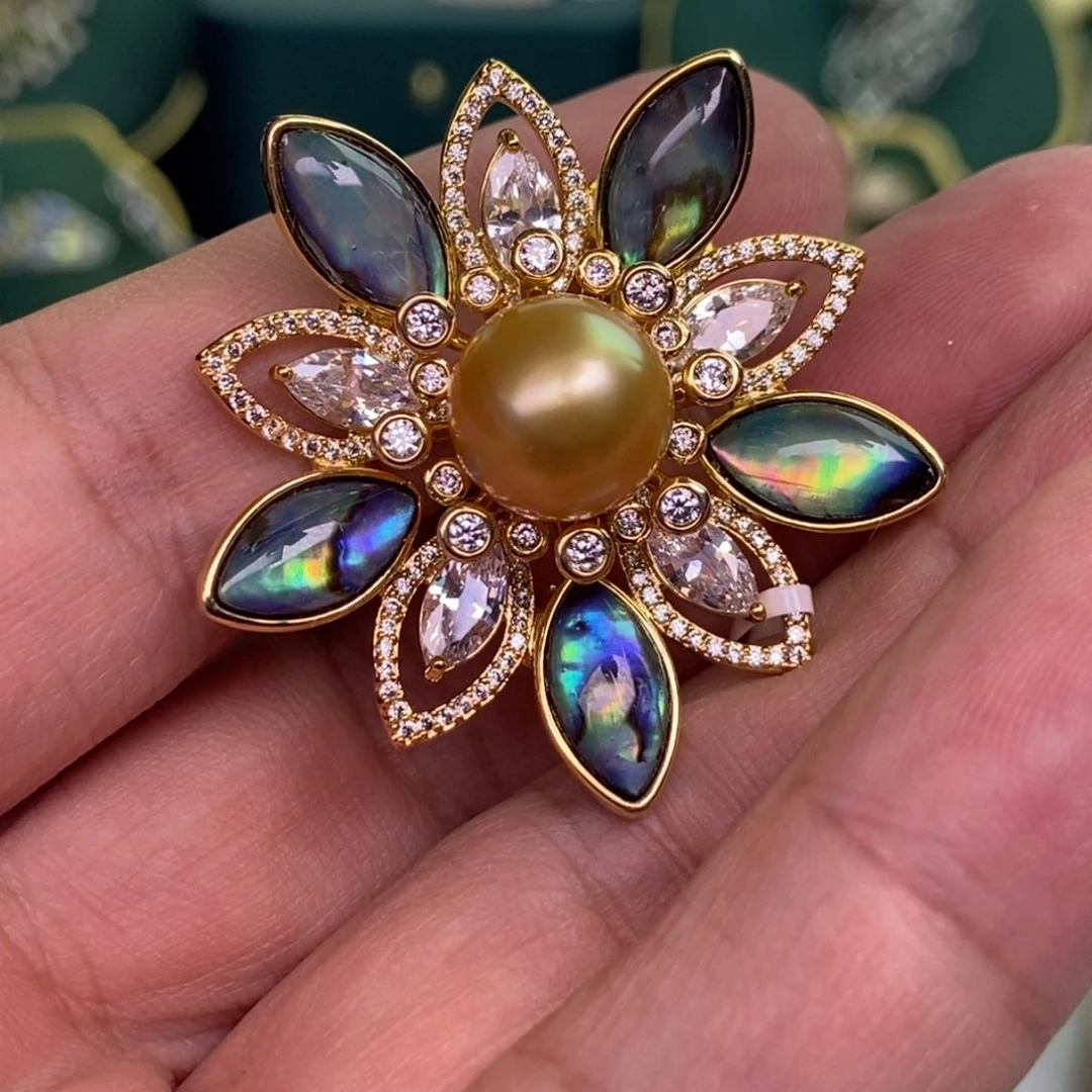 未镶嵌胸饰海水珍珠