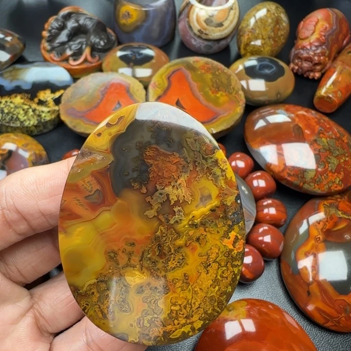 用***1玛瑙/玉髓未镶嵌原矿玛瑙项链牌子