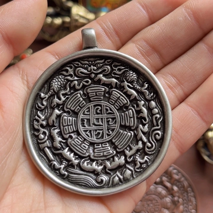 颈饰琉璃六*目喜欢的朋友