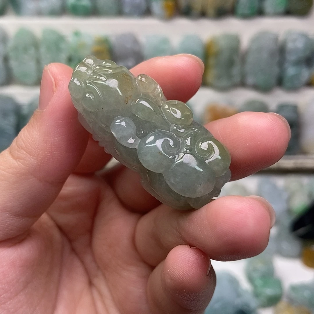 翡翠未镶嵌吊坠(赠链)