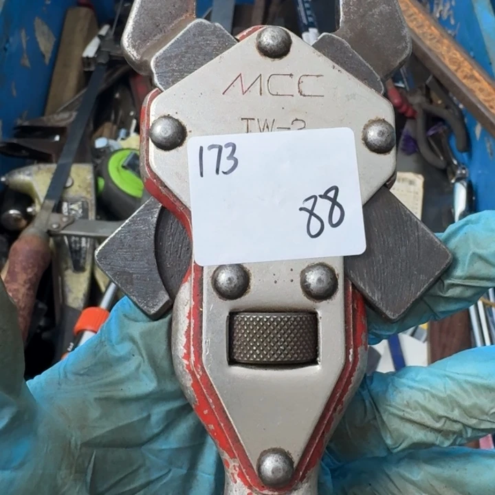 傲***少家用五金工具一个