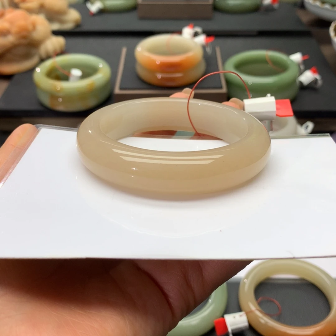 石英质玉未镶嵌手镯