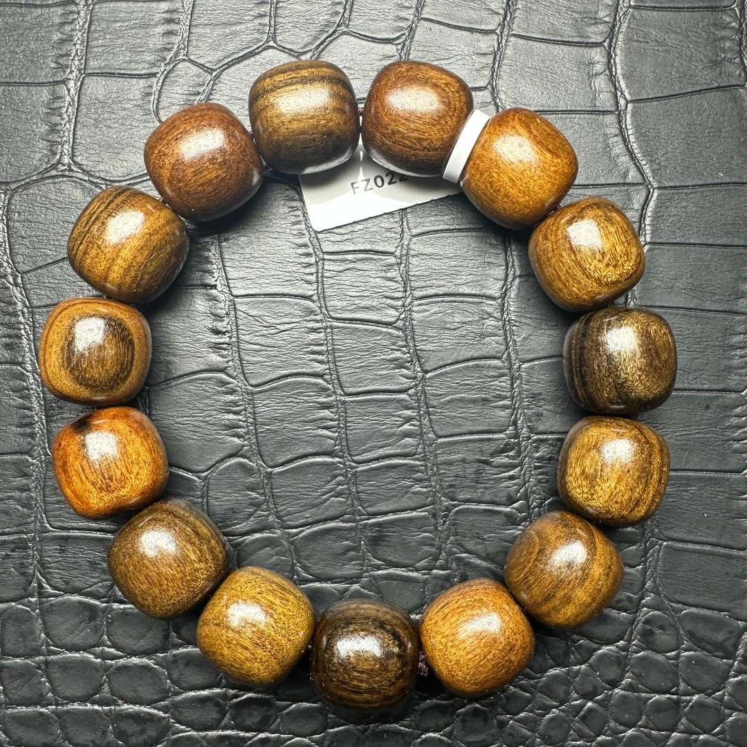 776沉木桶珠手串