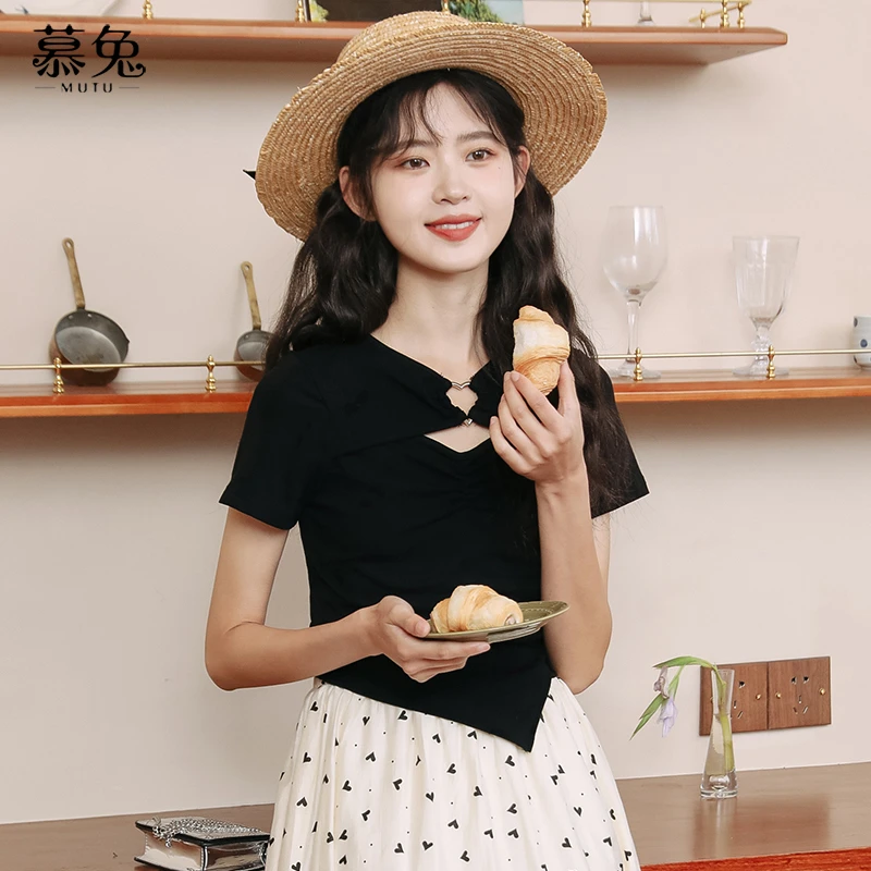慕兔不规则设计感小众短袖t恤女2025夏季新款别致独特镂空短上衣