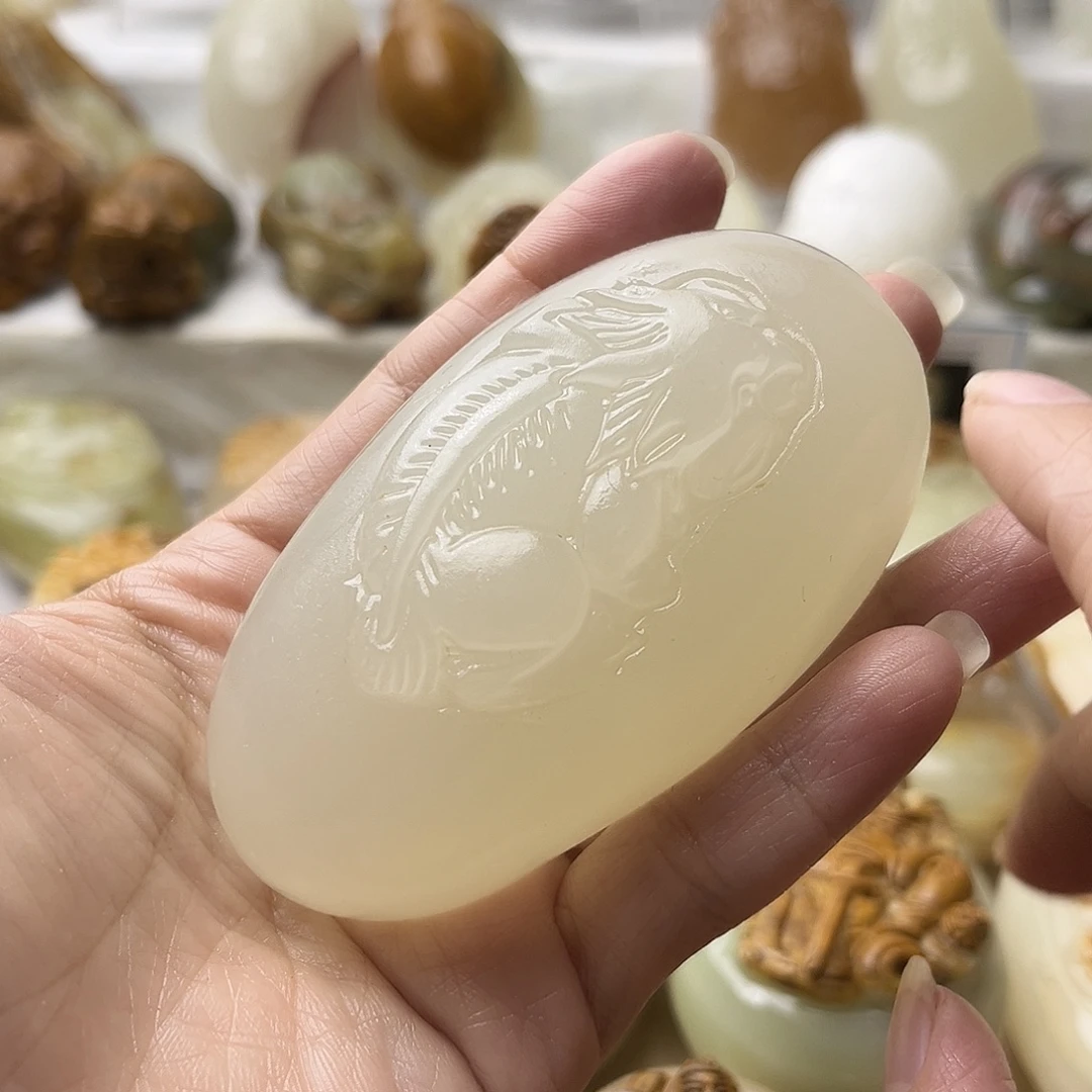 石材方解石手把摆件不退换貔貅