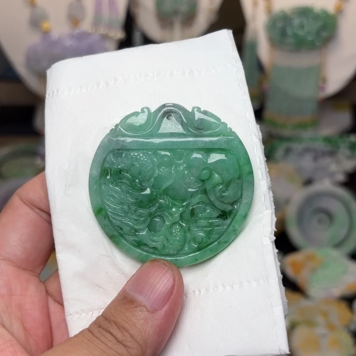 翡翠未镶嵌颈饰吊坠